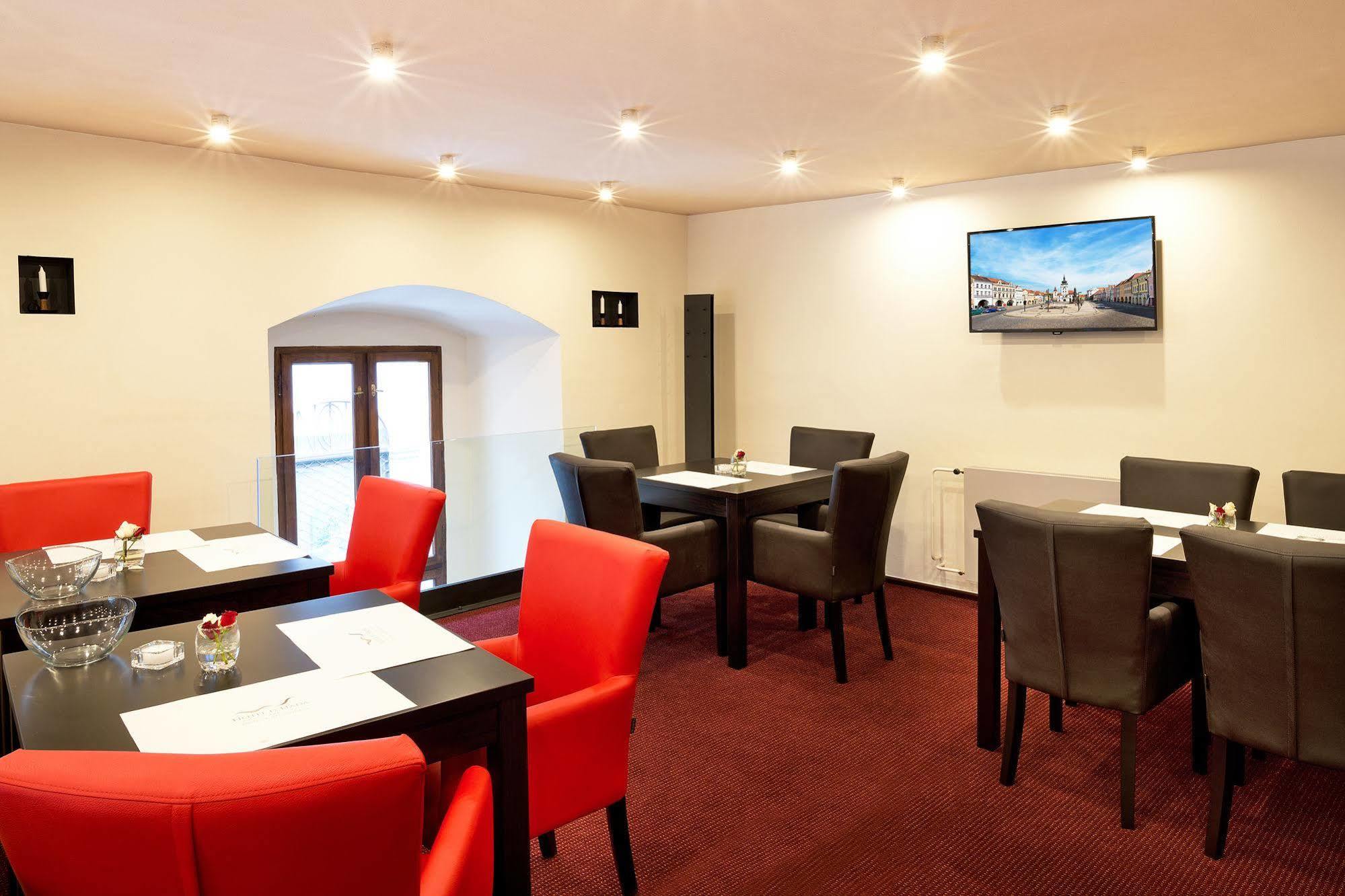 Hotel U Hada Zatec מראה חיצוני תמונה