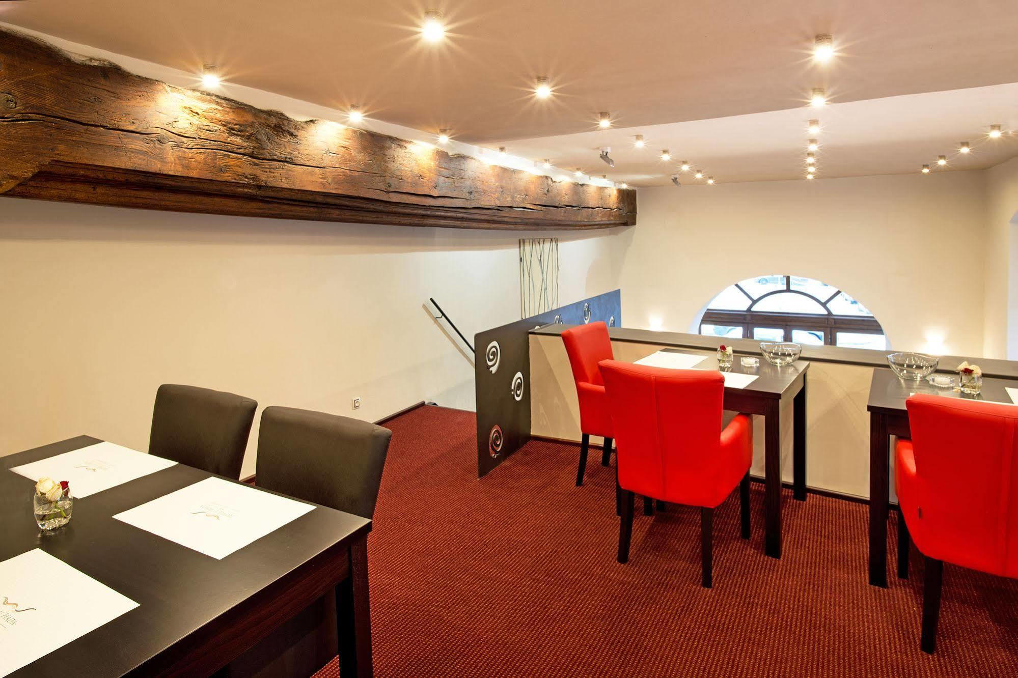 Hotel U Hada Zatec מראה חיצוני תמונה