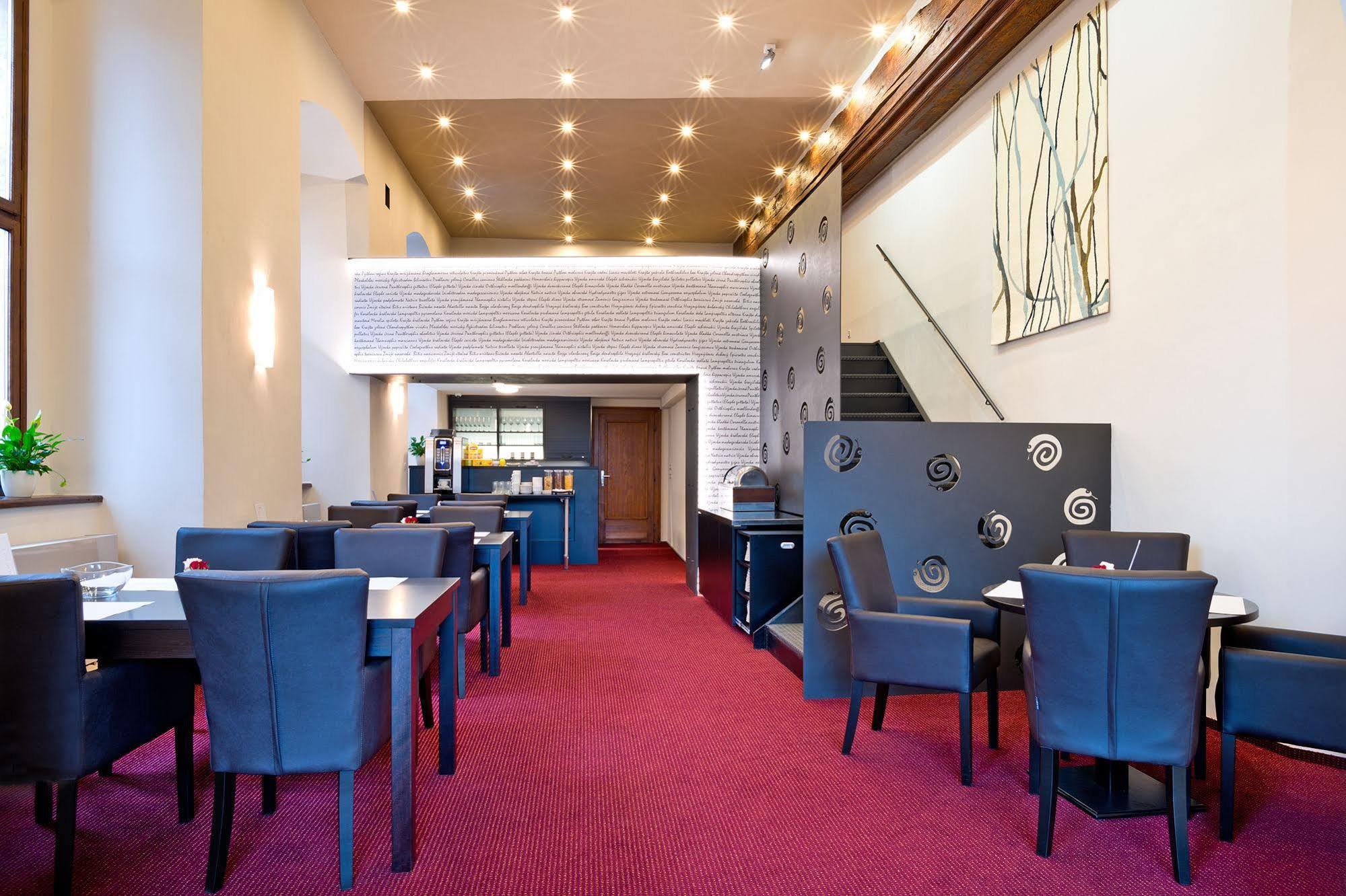 Hotel U Hada Zatec מראה חיצוני תמונה