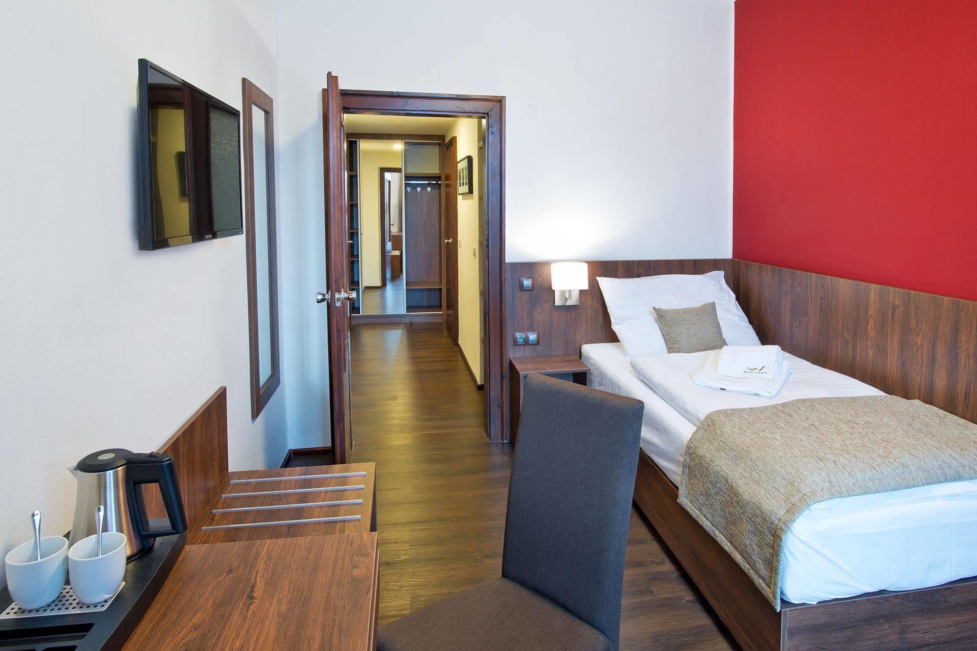 Hotel U Hada Zatec מראה חיצוני תמונה