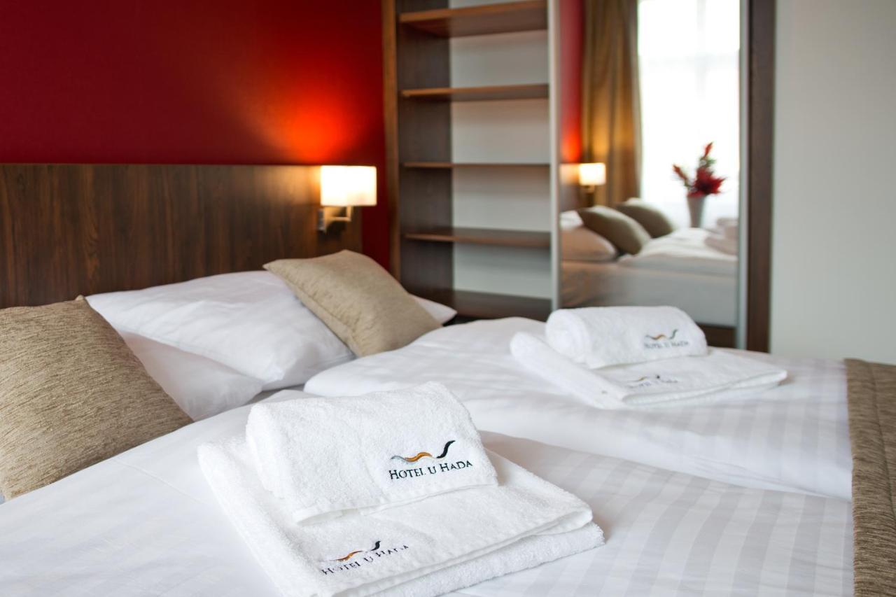 Hotel U Hada Zatec מראה חיצוני תמונה
